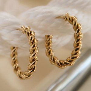 NEW 18K Gold Plated Braided Oval Hoop Earrings